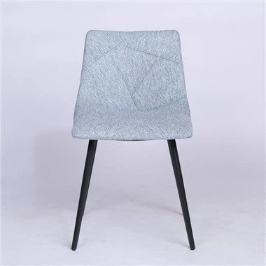 Обеденный стул из черной фанеры