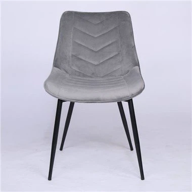 Могу ли я использовать фанерные обеденные стулья в патио?